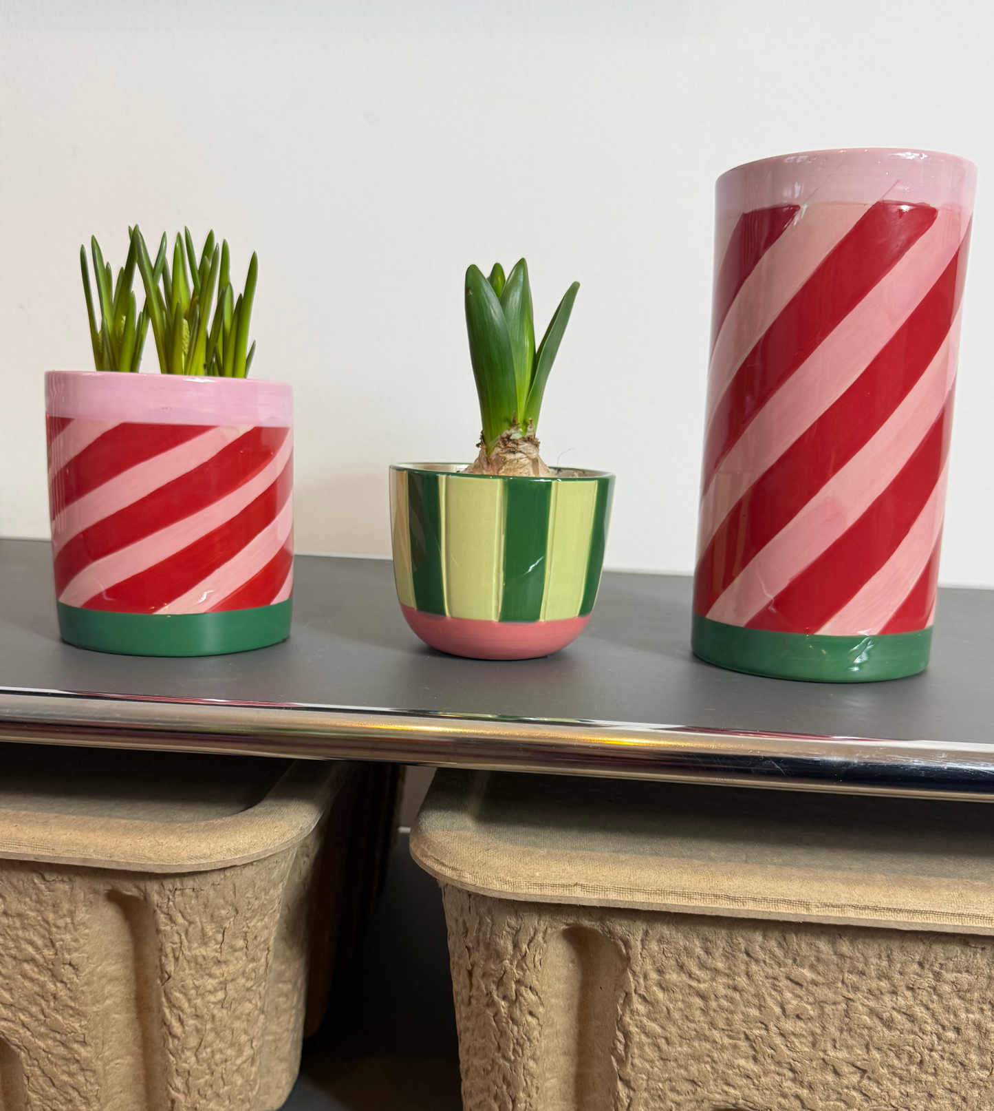 Vase mit Streifen, rosa, rot und grün | 20 x 10 cm